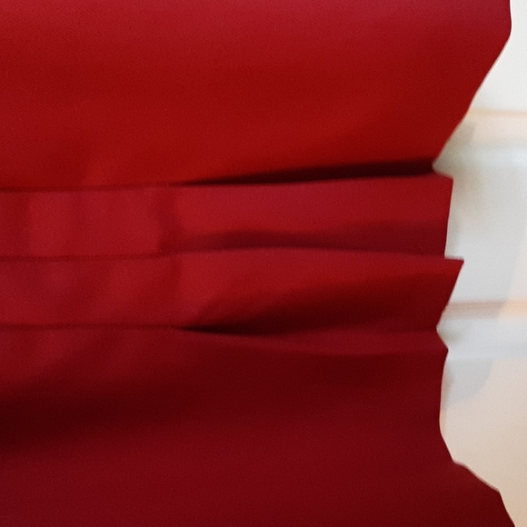 Ladies suit - Picture 2 of 2